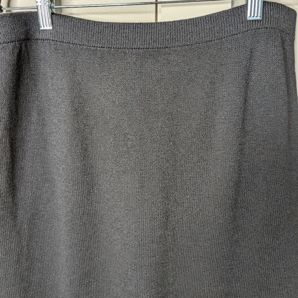St. John Black Midi Knit Skirt sz 12 - Picture 3 of 5